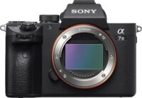 Sony Alpha 7 III Digitális fényképezőgép - Fekete