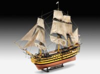 Revell Trafalgari csata hajó műanyag modell (1:225)