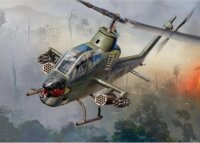 Revell AH-1G Cobra helikopter műanyag modell (1:32)