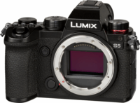 Panasonic Lumix DC-S5 Digitális fényképezőgép - Fekete