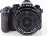 Panasonic Lumix DMC-FZ2000 Digitális fényképezőgép - Fekete