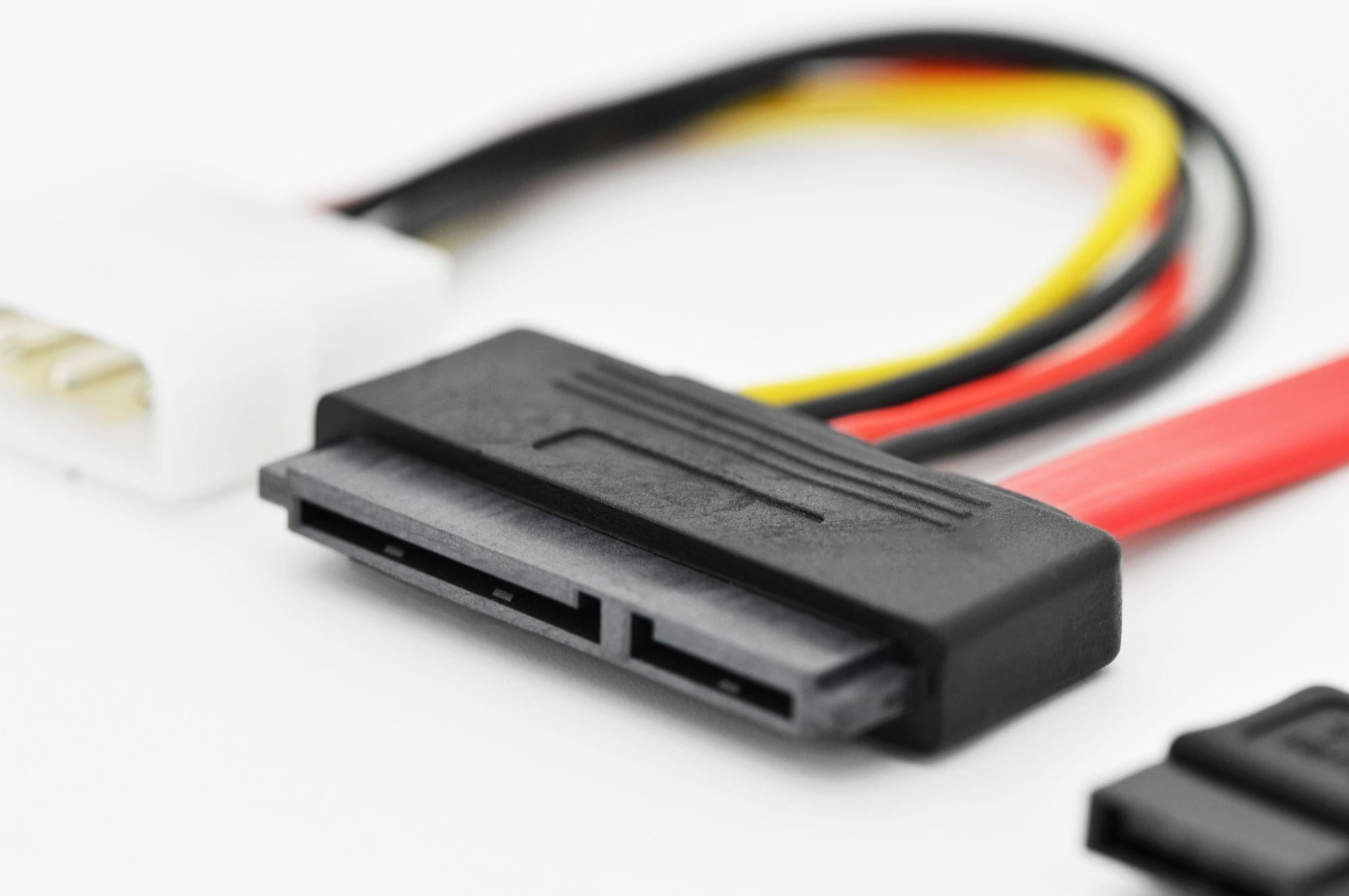 Сата ру. Кабель SATA 22 Pin. SATA 4 Pin. SATA Connector 5v 7pin. Lux RGB 850m кабель SATA.